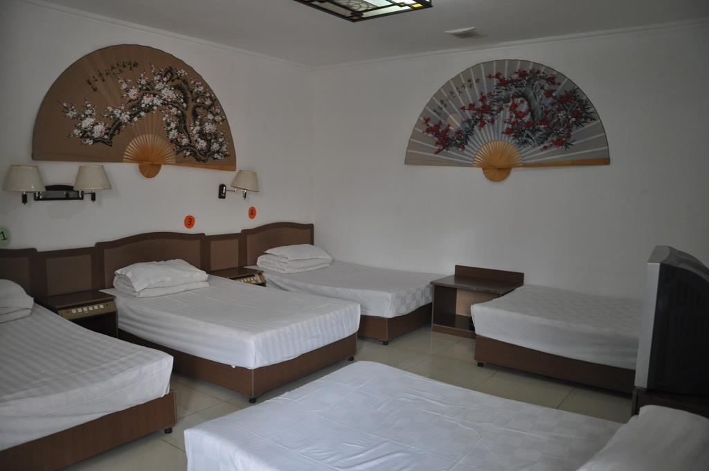 Three Legged Frog Hostel Peking Rum bild