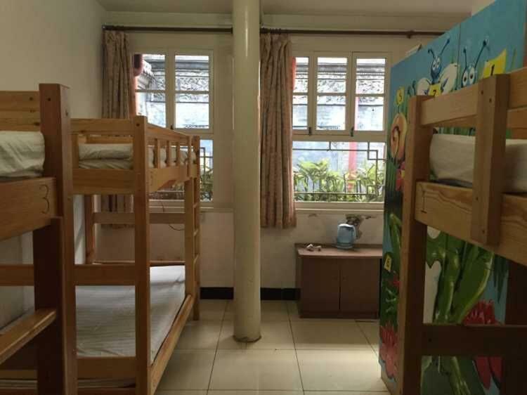 Three Legged Frog Hostel Peking Exteriör bild